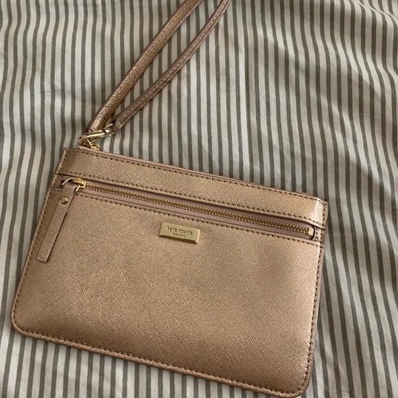Kate Spade Wristlet NEW - Picture 1 of 4